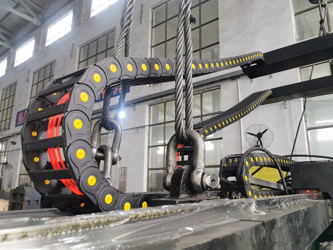 為江蘇南通客戶打造的24米大型數(shù)控龍門(mén)加工中心今天開(kāi)始安裝