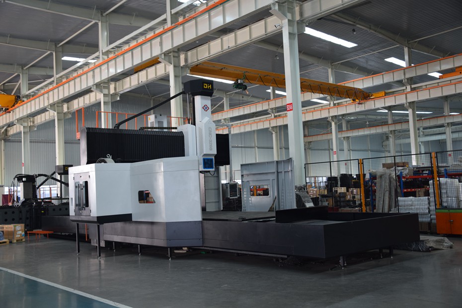 數(shù)控龍門加工中心.jpg 數(shù)控龍門加工中心.jpg